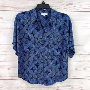 Evereve Blue Geometric Laurena Flowy Button Up Crop Resort Shirt
